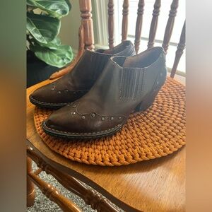 Born Womens Brown Leather Slip On Ankle Heeled Bootie Size US 8